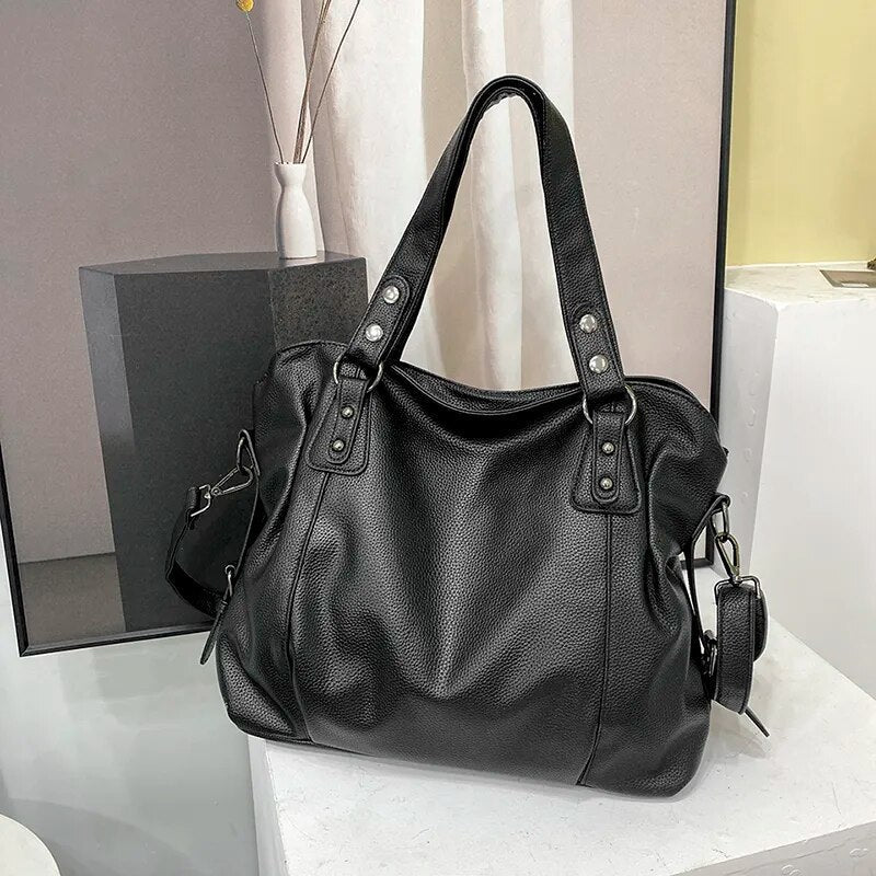 Althea – Borsa capiente con design snello e elegante