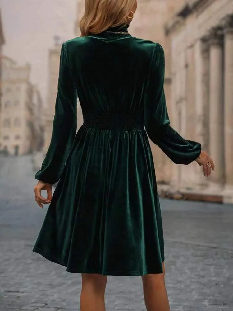 Selene - Elegant turtleneck dress with lantern sleeves and flattering fit