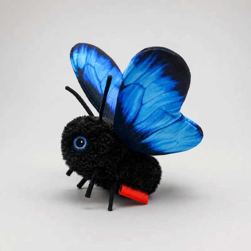 Juguete automático para gatos FlutterPaws con mariposa aleteante y sensor de movimiento