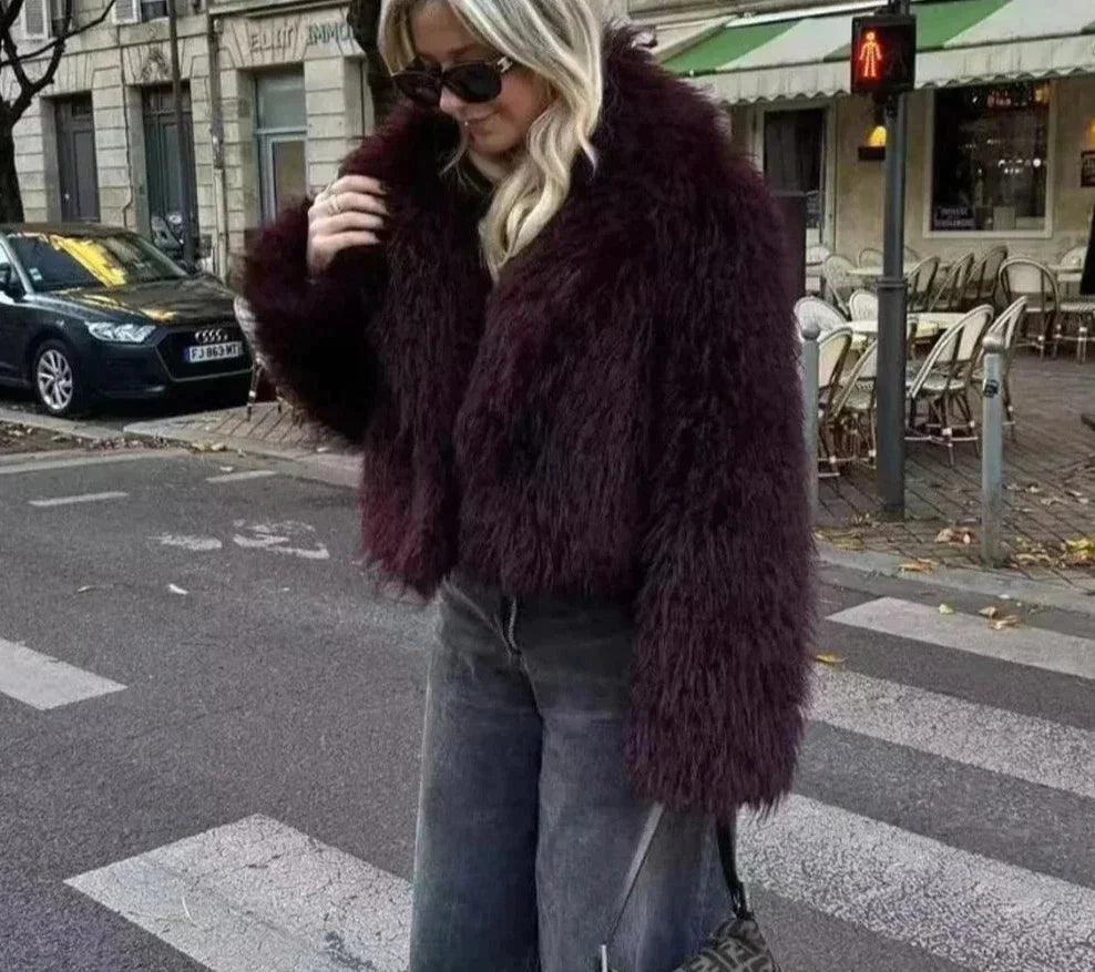 Mila - Bunda s dlouhými rukávy, silnou kožešinovou podšívkou a ležérní elegancí