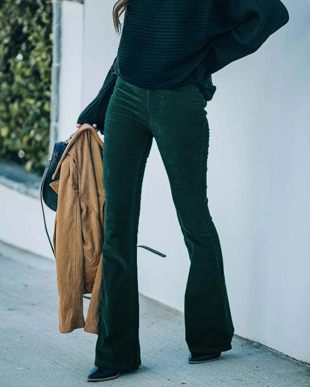 Lily – Pantalon évasé taille haute avec jambes larges