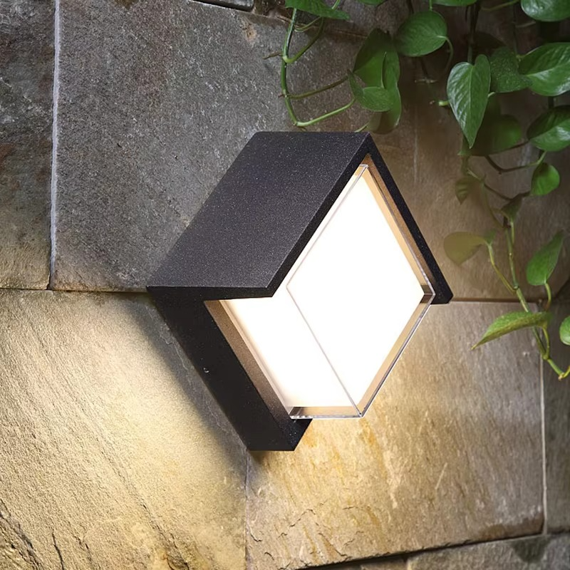 LightForm – Lampă de perete pentru exterior cu carcasă din aluminiu și acril