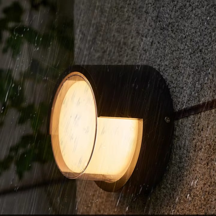 LightForm – Lampă de perete pentru exterior cu carcasă din aluminiu și acril