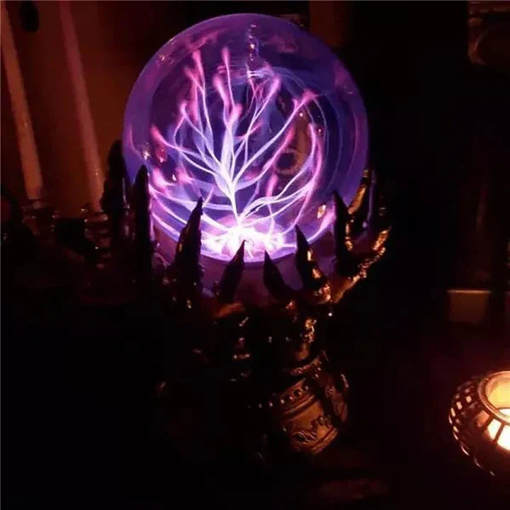DarkAura - Lampada da mano scheletro gotica con sfera di cristallo luminosa