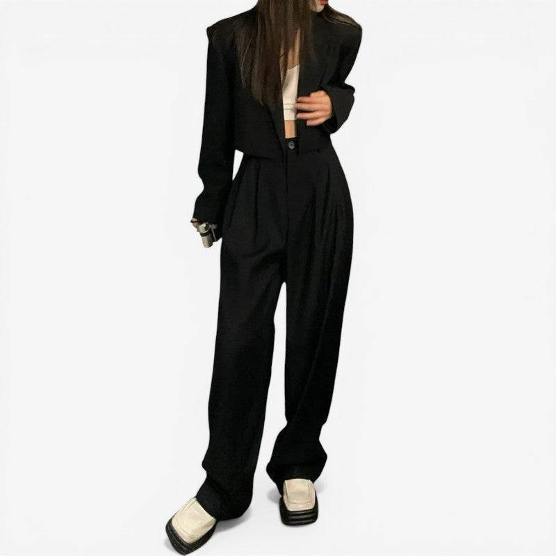 Ensemble blazer structuré et pantalon à jambes larges