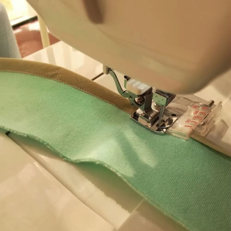 StitchGuide - Prensatelas para bies con guía ajustable