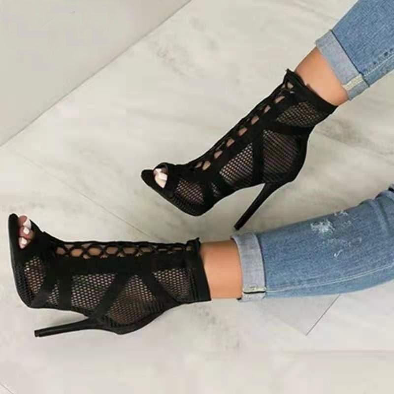 Storm - Odważne szpilki peep-toe z koronkowym detalem