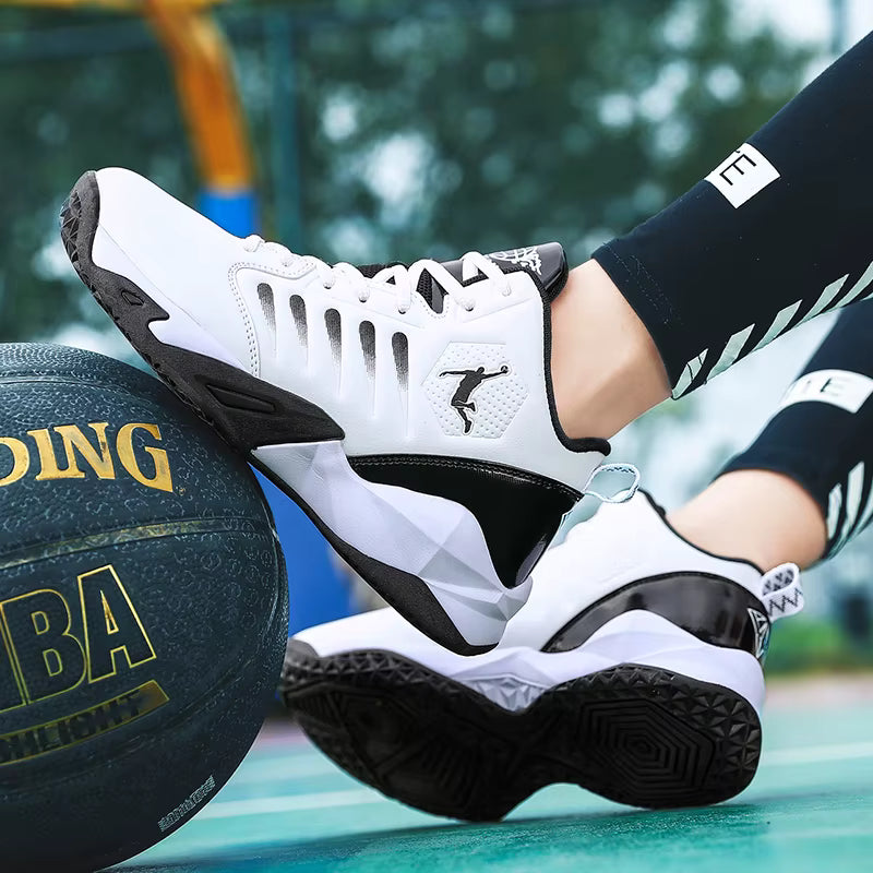 Courtix – pánské basketbalové tenisky s kulatou špičkou a šněrováním