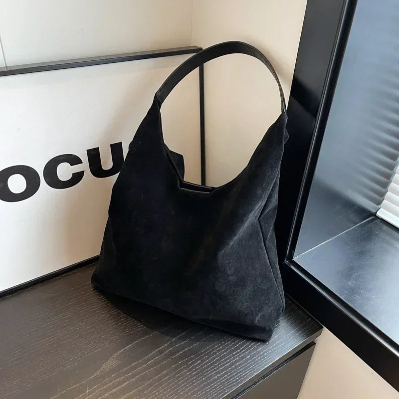 Esme - Stylowa torebka na ramię z dużą ilością miejsca do przechowywania