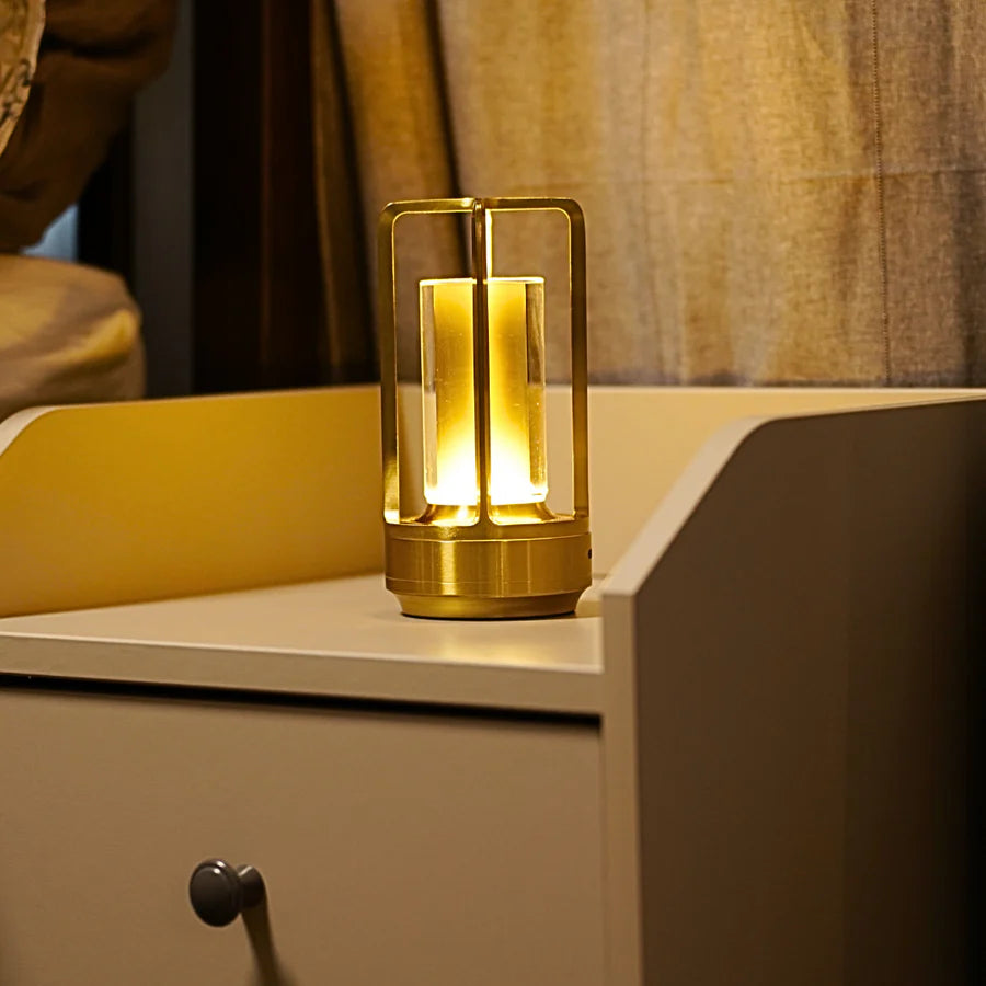 LumaLantern - Lampă de masă decorativă modernă cu design inspirat de felinar