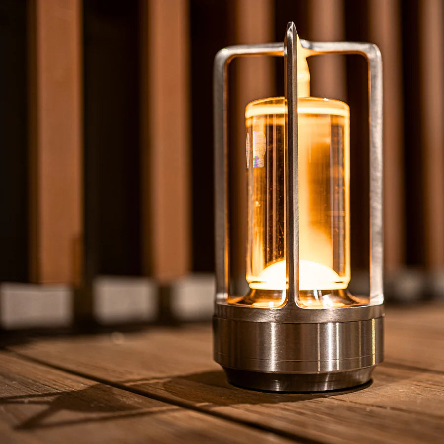 LumaLantern - Lampă de masă decorativă modernă cu design inspirat de felinar