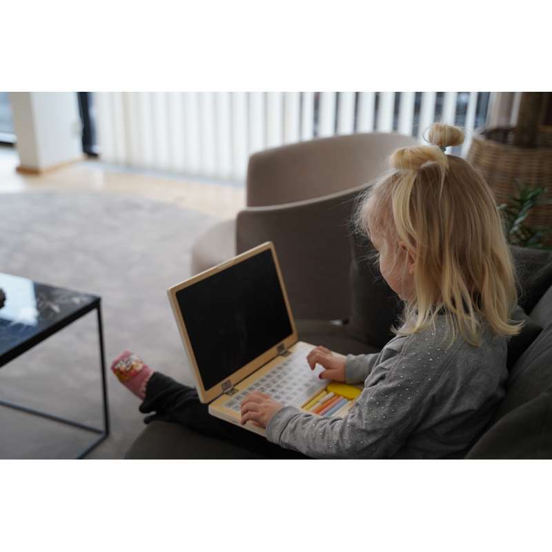 ChalkByte - Laptop din lemn cu ecran tip tablă