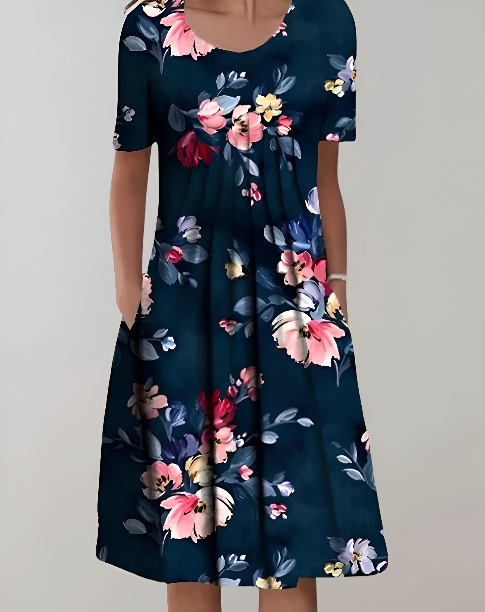 Mia – Elegant Printed A-line Dress with Short Sleeves and Round Neckline