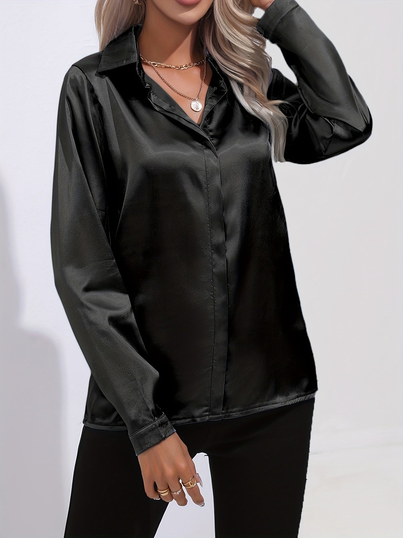 Leona - Camicetta casual in raso con lucentezza raffinata