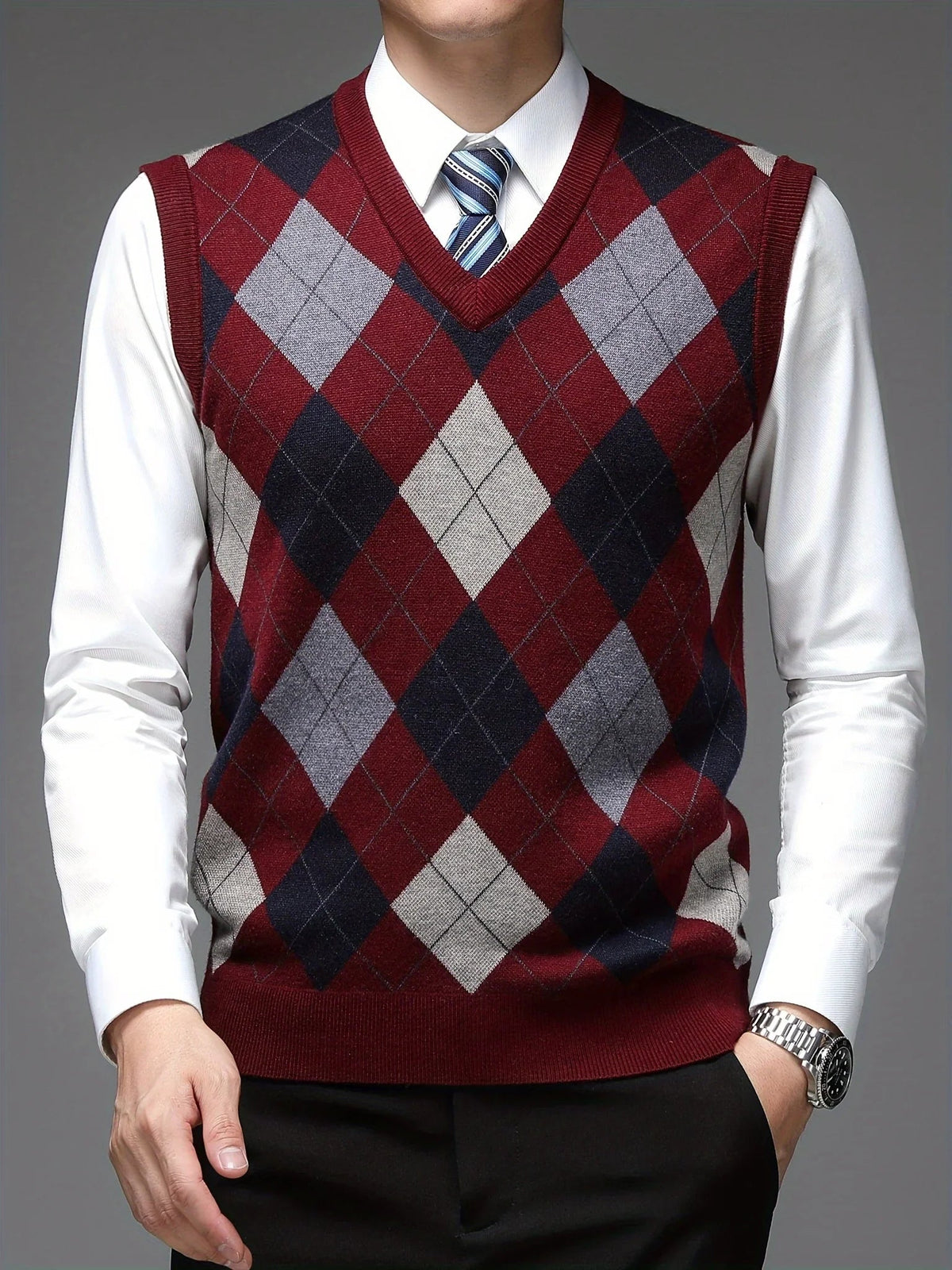 ArgyleVest – Sleeveless V-Neck Knit Pullover with Geometric Argyle Pattern