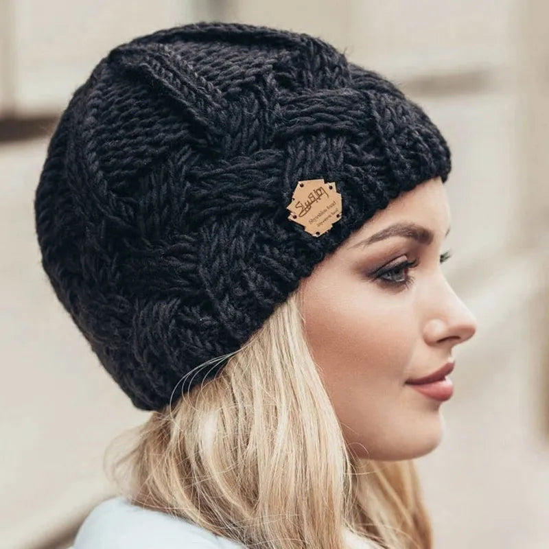 Maria - Czapka beanie z prążkowanymi detalami i elastycznym ściągaczem