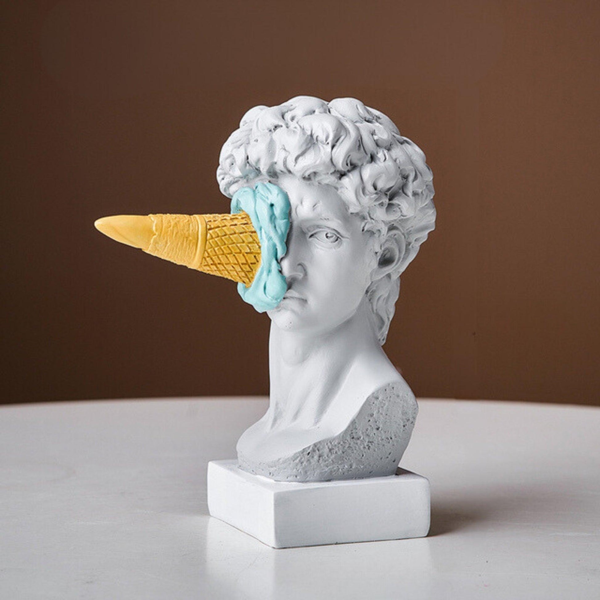 ArtWhimsy - Scultura artistica giocosa a forma di volto di gelato per decorazione domestica