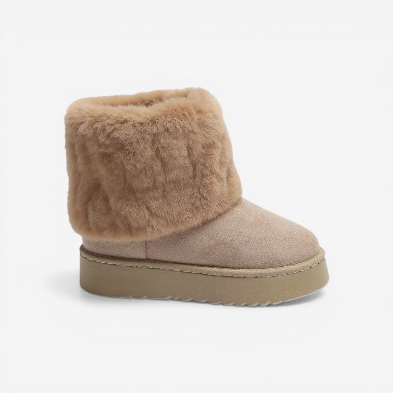 Women’s ankle boots with striped non-slip soles