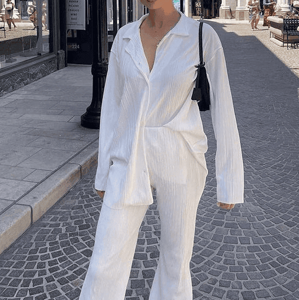 Ava - Chic two-piece suit with draped pants