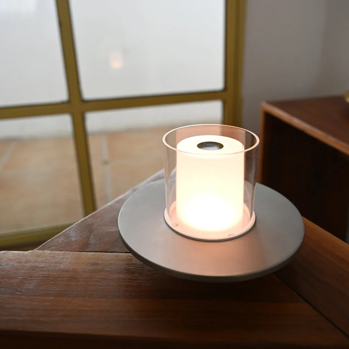 BrightGesture - Nabíjecí lampa s gestovým senzorem