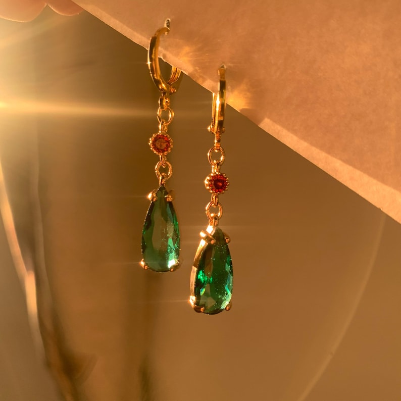 HowlingRadiance™ - Pendragon Earrings