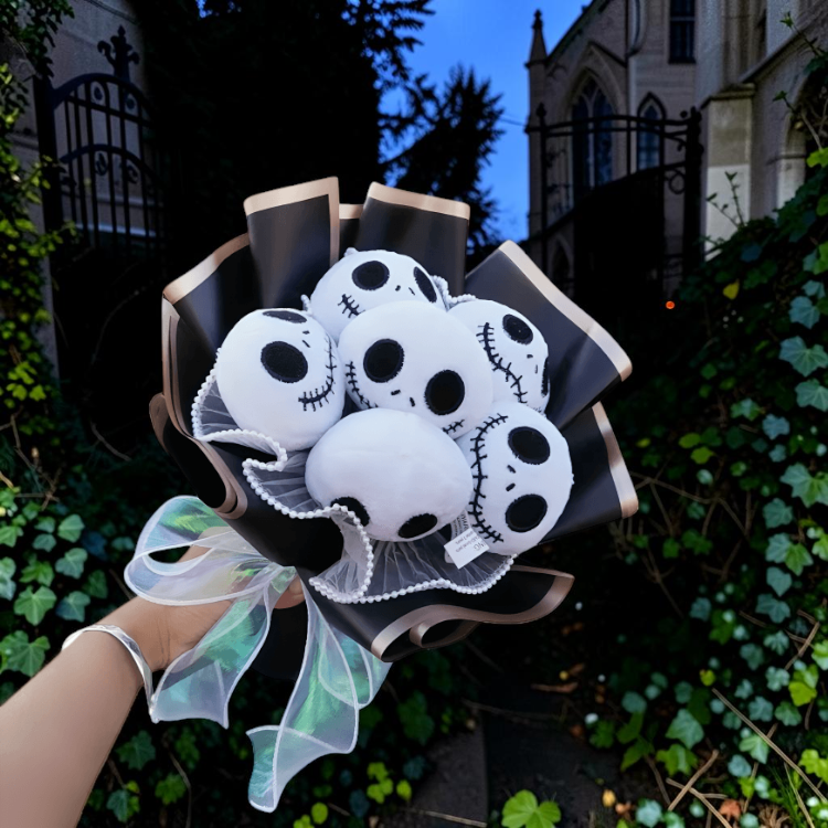 CozyBloom - Jack Skellington Plush Bouquet with Decorative Roses