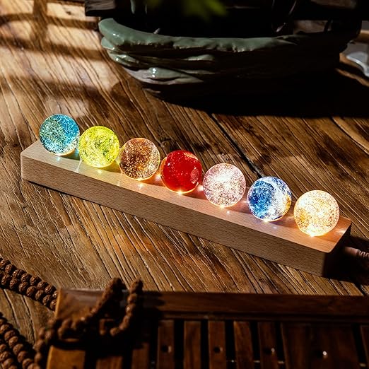 AuraGlow - Enchanting cosmic lamp with mesmerizing glow