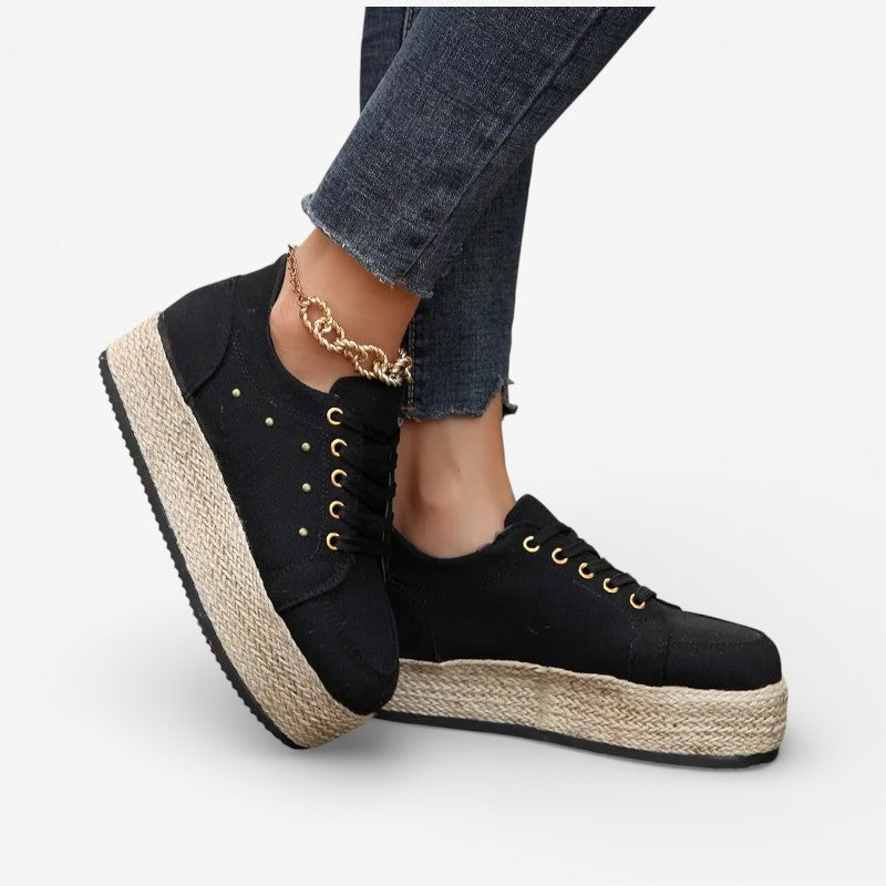 Emma - Round toe shoes with lace up closure