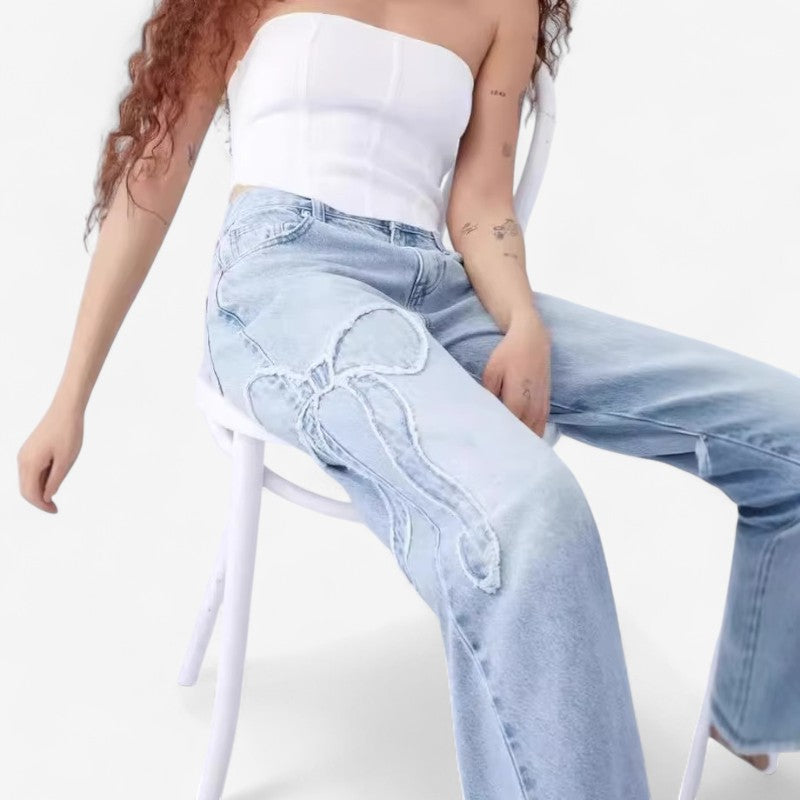 Sarah – Jeans a Gamba Larga con Ricami e Tasche