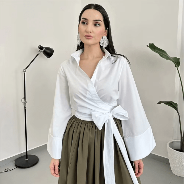 Elena - Elegante camicia avvolgente con maniche a campana