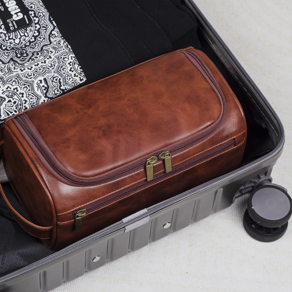 EliteTravel - Sleek, functional toiletry bag with handy compartments