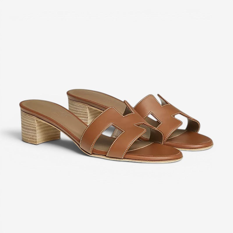Sandali da donna con tacco quadrato e design slip-on