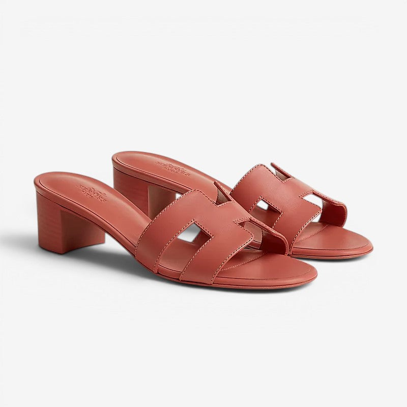 Sandali da donna con tacco quadrato e design slip-on