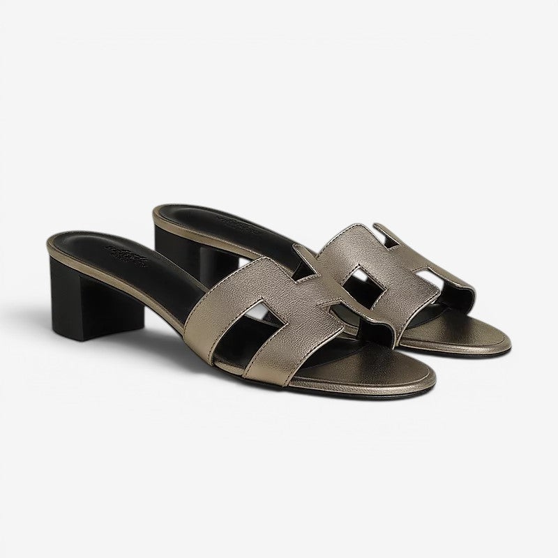 Sandali da donna con tacco quadrato e design slip-on