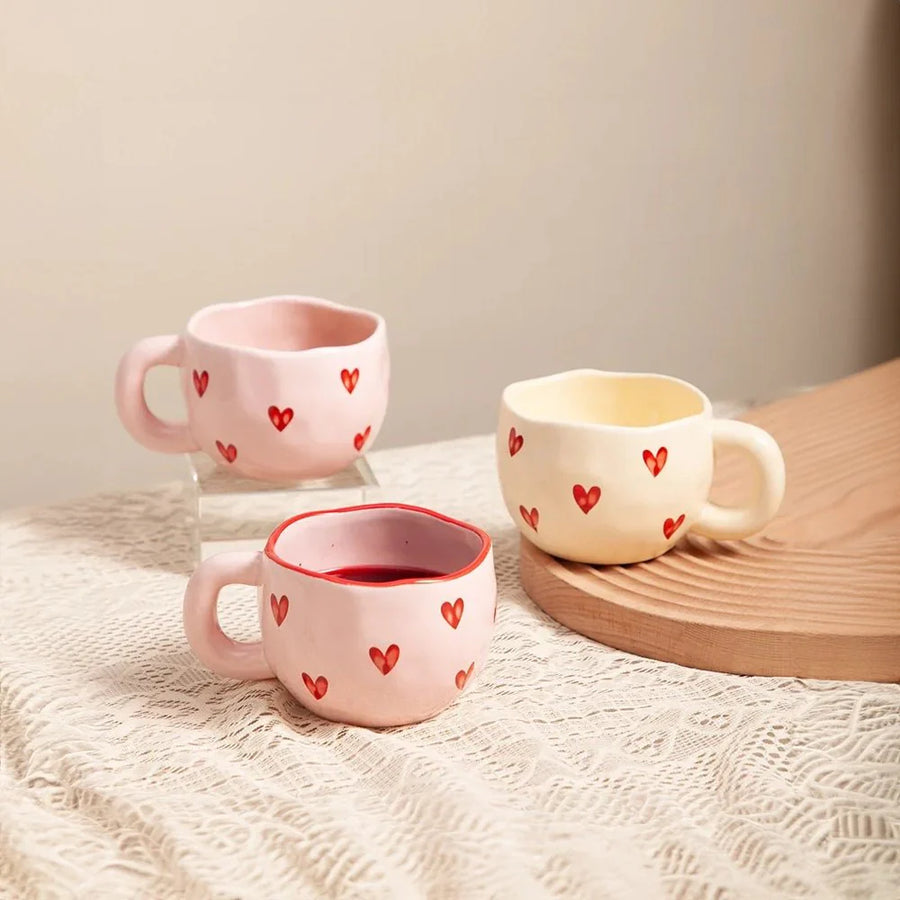 HeartMug - Hrnek ve tvaru srdce navržený pro lásku a pohodlí