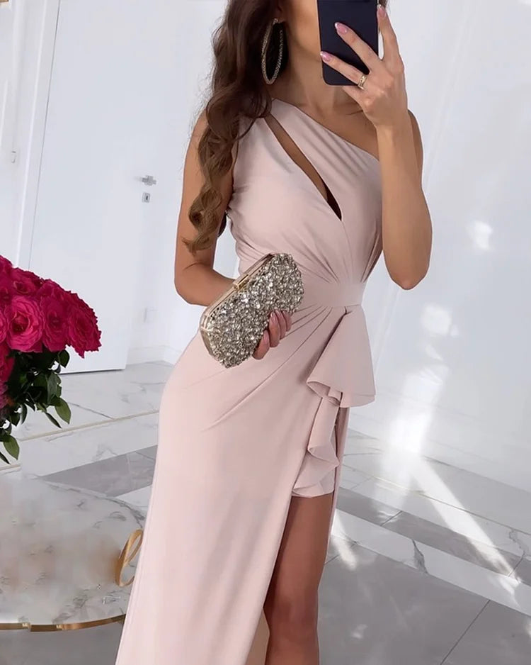 Dollie - Elegantní šaty s jedním ramenem a výřezem