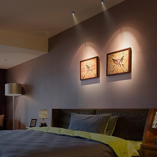 VivaGlow - Elegancka lampa projektorowa z regulowaną ostrością i nowoczesnym designem
