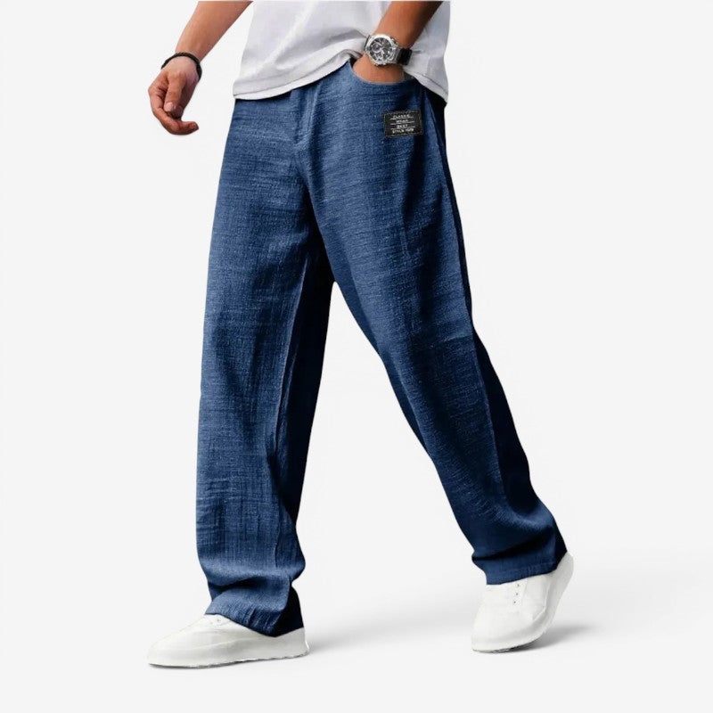 Pantaloni bărbătești cu croială largă și buzunare laterale