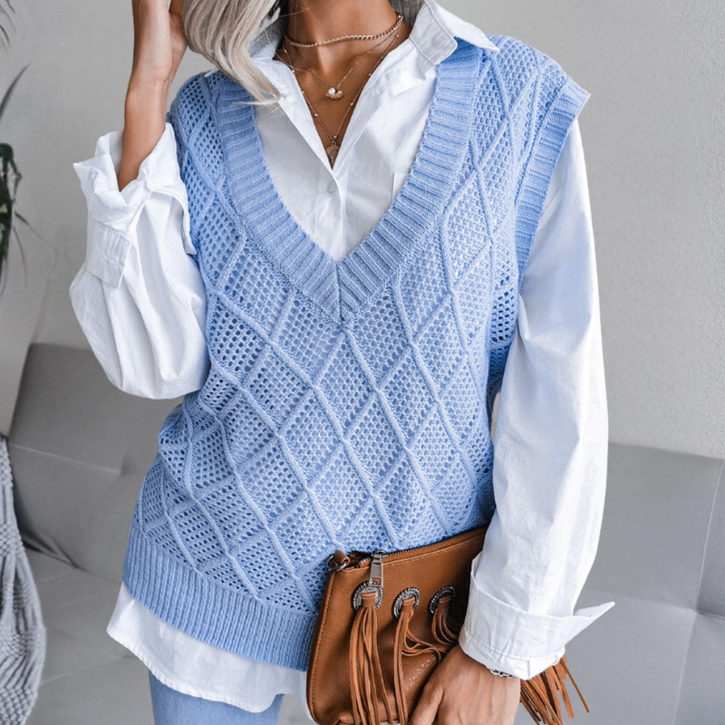 Brinley - Mouwloze Trui met V Hals en Geribbelde Details
