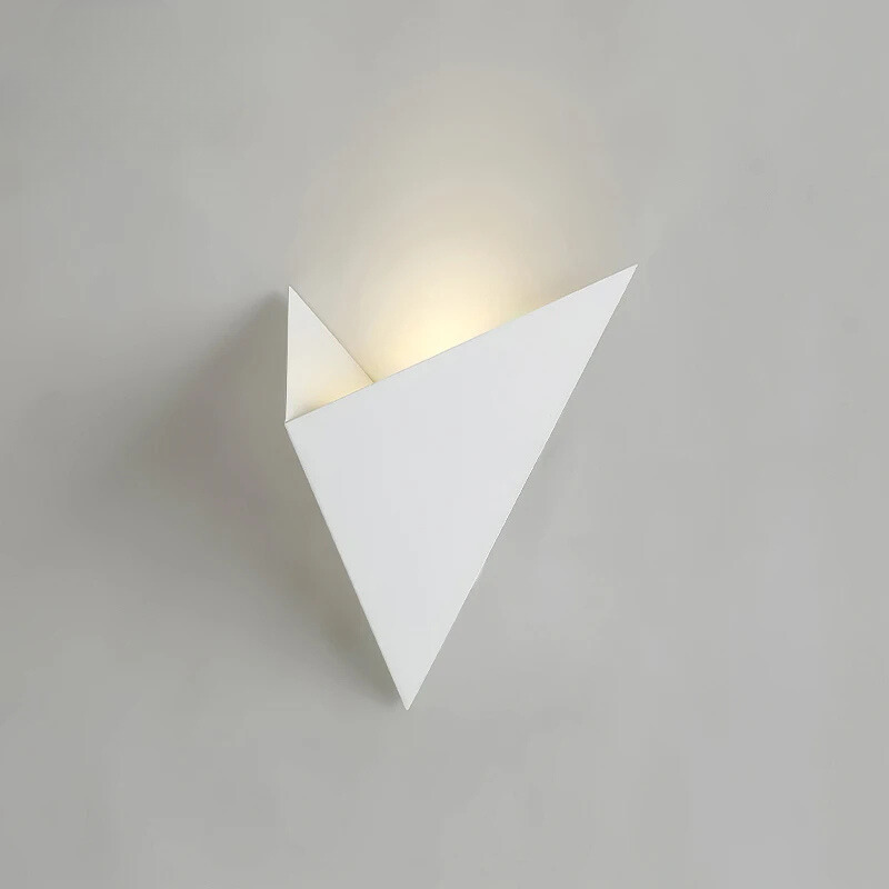 Fjordly - Sleek, minimalist LED wall lamp for a modern touch