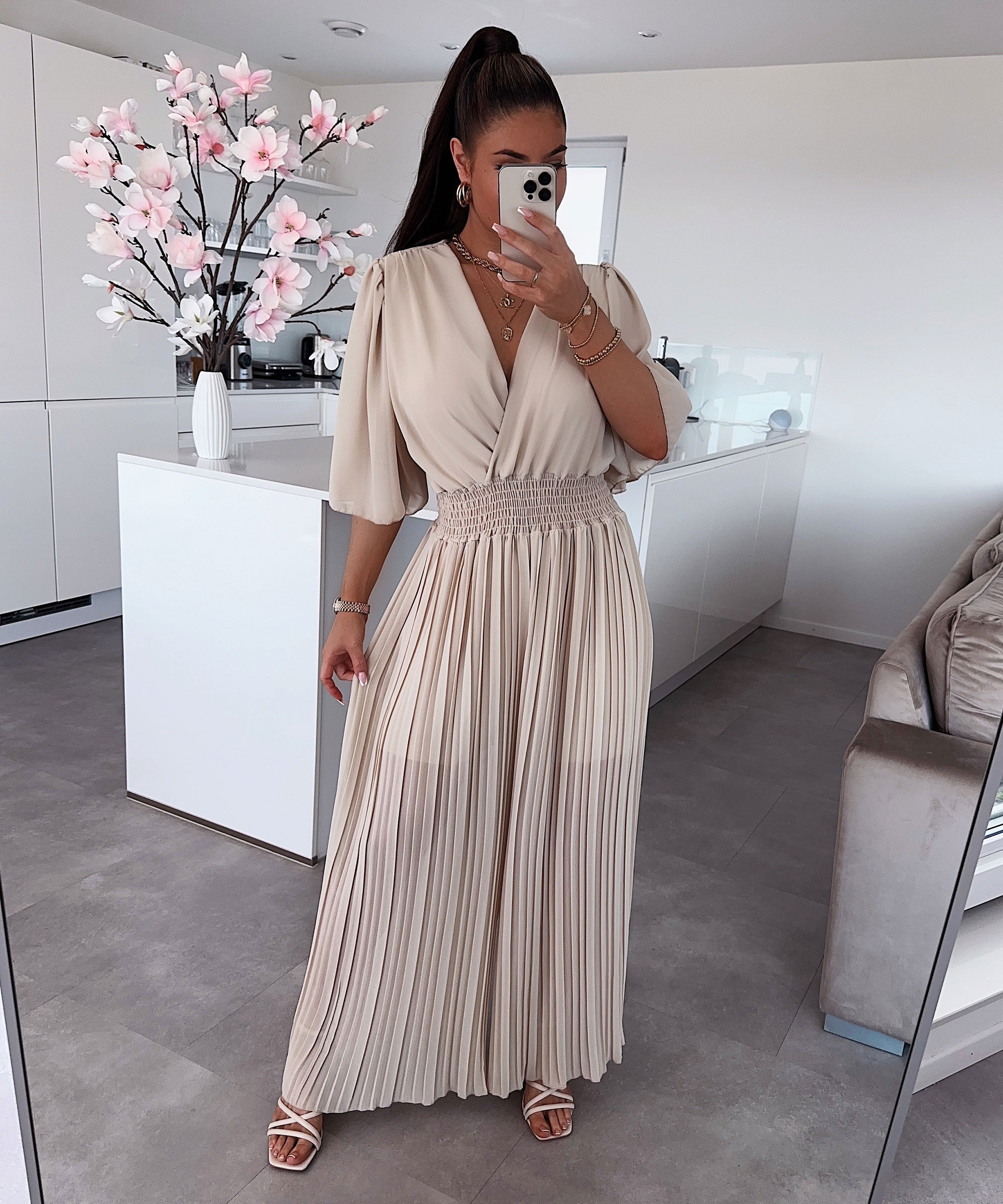 Selena - Rochie maxi elegantă plisată cu talie flatantă