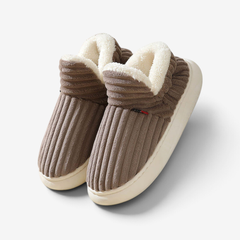 FleeceStep – Winter Slippers with Fleece Lining and Ribbed Exterior