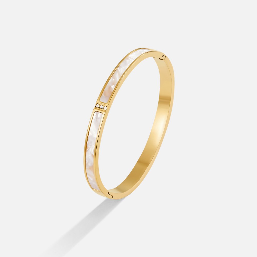 Rhea – Brățară elegantă pentru încheietură cu accente rotunde și aspect stratificat rafinat